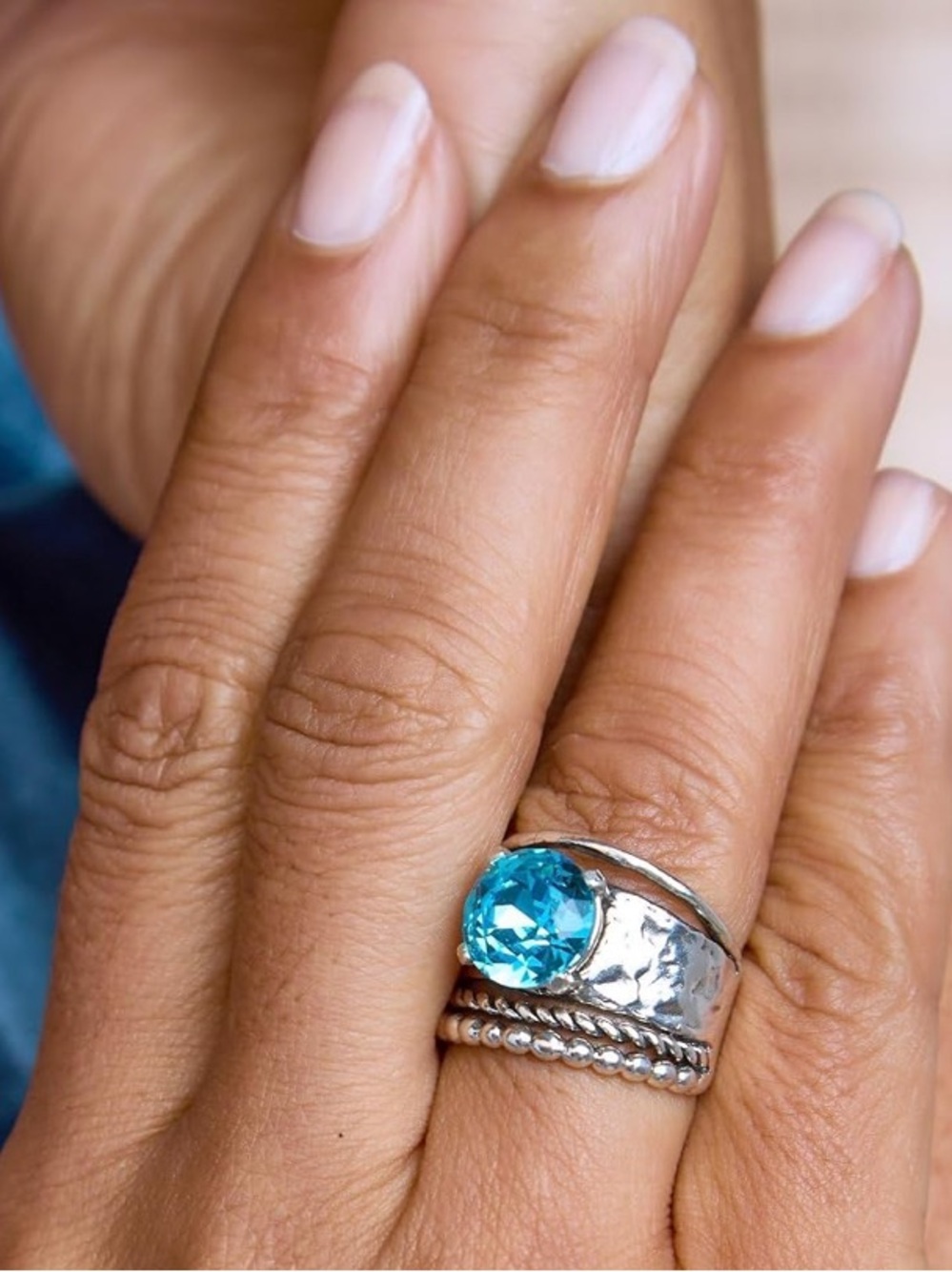 🆕 Silpada Sterling Silver Ring 9 925
Bright Aqua Blue Stone GLACIAL BEAM NIB